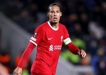 ليفربول يخطط للتعاقد مع لاعب كريستال بالاس تحسبًا لرحيل فان دايك