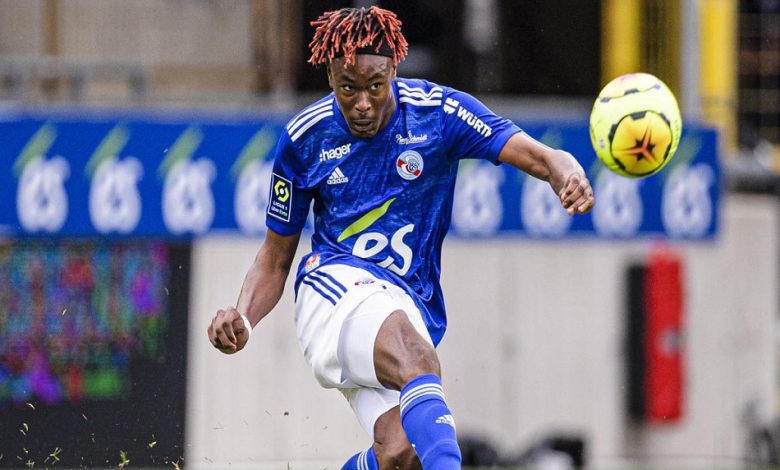 ليفربول يستهدف سيماكان لتعزيز خط الدفاع