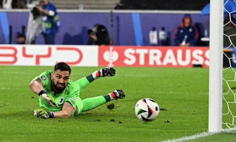 مامارداشفيلي يغادر فالنسيا متوجهًا إلى ليفربول