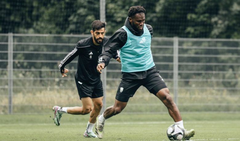 يايسله يبدأ تحضيراته لمواجهة الهلال في نصف نهائي السوبر السعودي