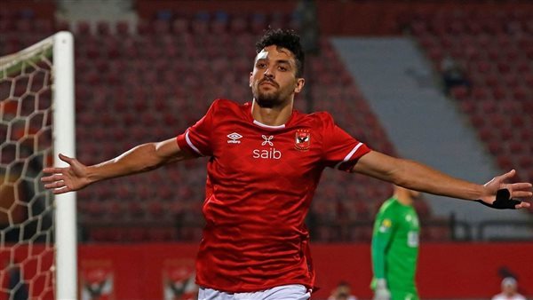 الأهلي يمدد عقد طاهر محمد بناءً على طلب كولر