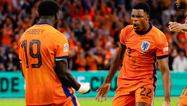 دومفريس يحدد موقفه من الإنتر بعد محاولات مانشستر يوناتيد