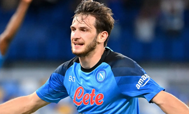 نابولي يحسم مشاركة خفيتشا كفاراتسخيليا لمواجهة كالياري