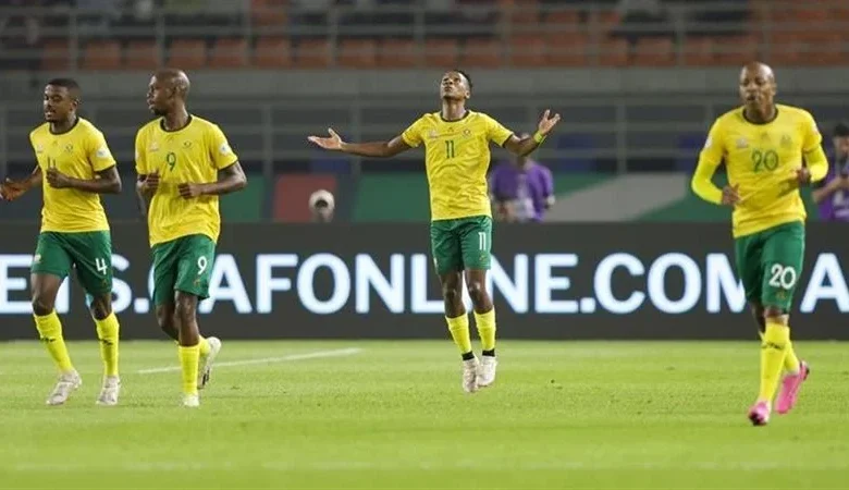 التعادل الإيجابي 2-2 يحسم نتيجة مباراة جنوب إفريقيا وأوغندا في أمم أفريقيا