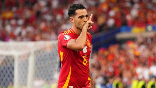 أرسنال يتلقى صدمة بشأن مدى إصابة ميكل ميرينو ومدة غيابه