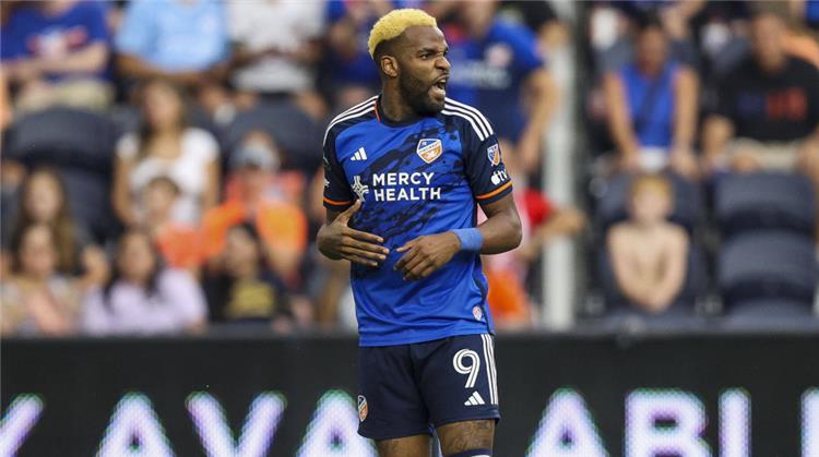 نادٍ أوروبي علي وشك التعاقد مع بوبيندزا علي الرغم من وصول بطاقته إلى مصر