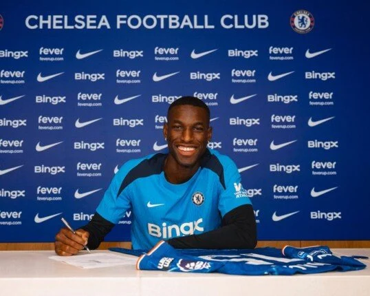 نيكولاس جاكسون يجدد تعاقده مع تشيلسي حتى 2033