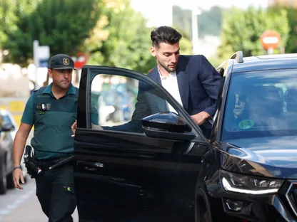 مهاجم فالنسيا ينفي اتهامات الاعتداء الجنسي