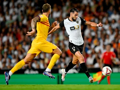 بتهمة الإعتداء الجنسي.. إلقاء القبض مهاجم فالنسيا