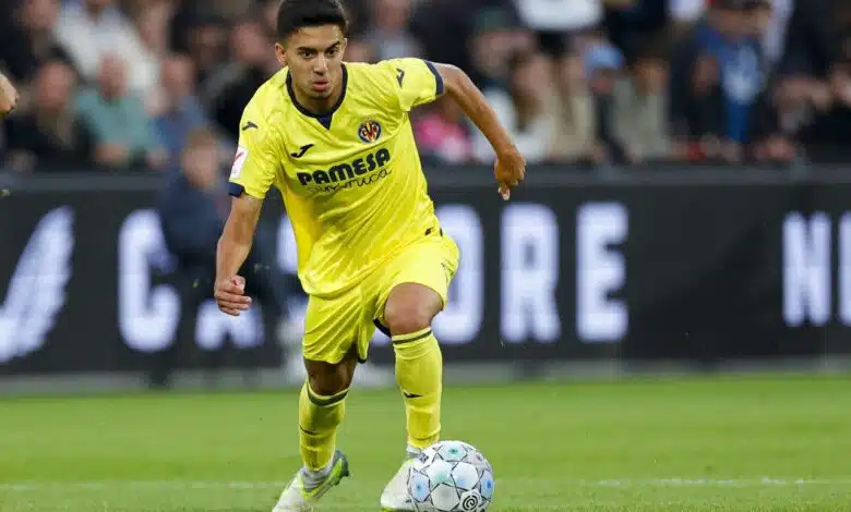 أخوماش.. تألق دائم أمام برشلونة