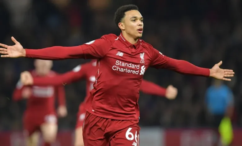 أرنولد يؤجل تمديد عقده مع ليفربول