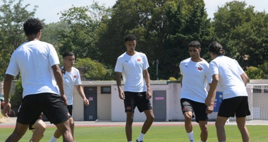 أشرف حكيمي يشيد بنجم مغربي شاب ويؤكد مستقبله اللامع مع المنتخب