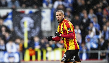 إسلام سليماني يثير جدلاً في الدوري الجزائري بعد عودته لشباب بلوزداد