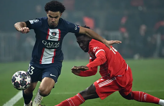 إصابة نجم باريس سان جيرمان تُربك استعداداته لدوري الأبطال