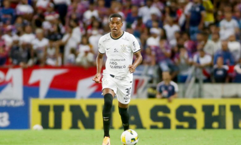 الشباب يتعاقد مع البرازيلي رينان على سبيل الإعارة