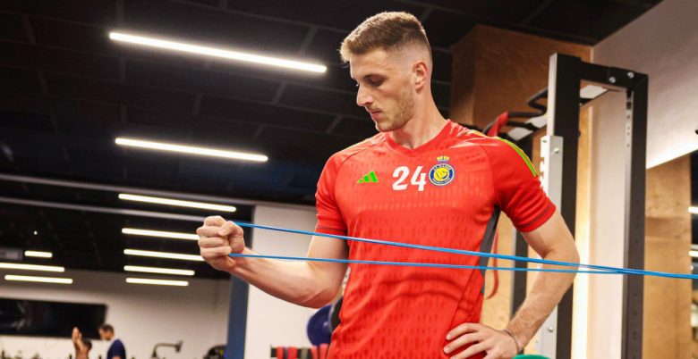 النصر يعترض على جدول المباريات ويقلق بشأن مشاركة بينتو