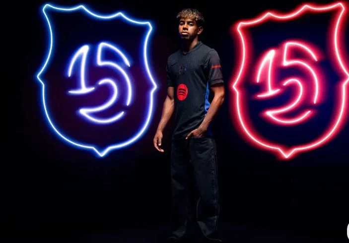 برشلونة يكشف عن الطاقم الثاني للموسم 2024-2025 باللون الأسود