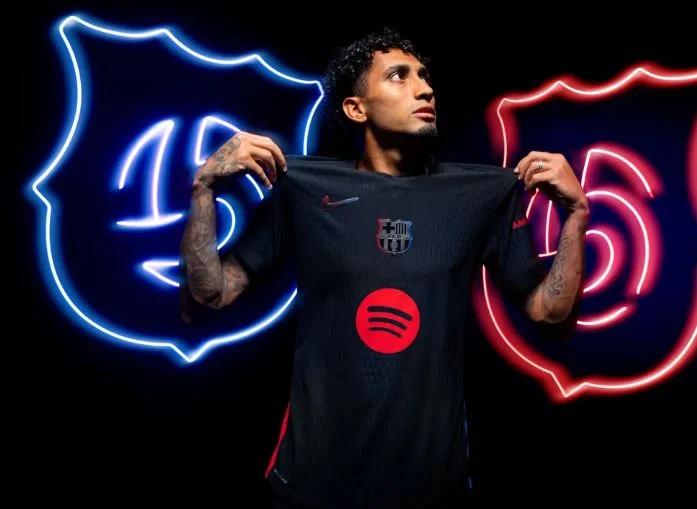 برشلونة يكشف عن الطاقم الثاني للموسم 2024-2025 باللون الأسود