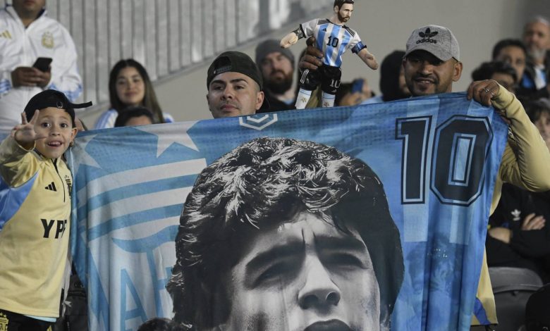 تأجيل محاكمة المتهمين في قضية وفاة مارادونا حتى مارس 2025