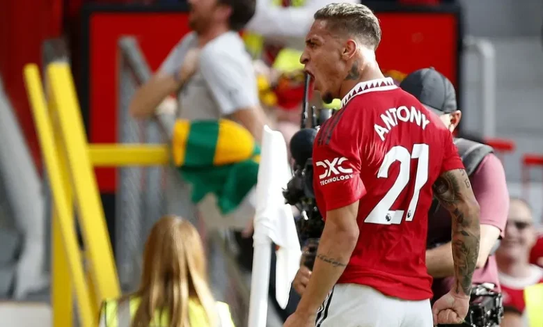 تن هاغ يحث أنطوني على بذل المزيد من الجهد لاستعادة مكانه في تشكيلة مانشستر يونايتد