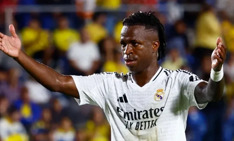 تيباس يرد على تصريحات فينيسيوس حول العنصرية في إسبانيا