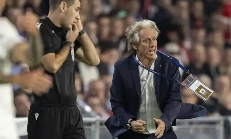 خيسوس يشيد بأداء الهلال ويعبر عن رضاه حول التعاقدات الجديدة