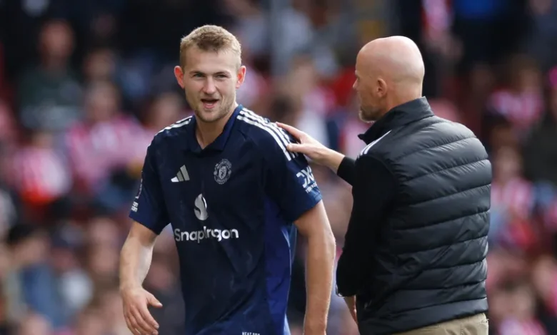 دي ليخت يوضح أسباب خروجه من الملعب بعد تسجيله هدفاً في انتصار مانشستر يونايتد