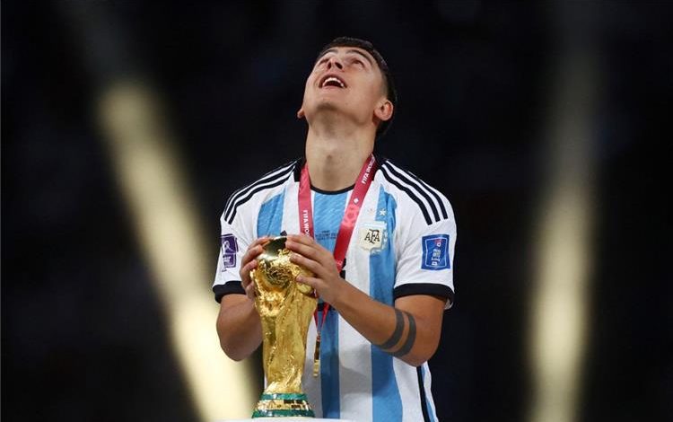ديبالا يعرب عن سعادته بعد قيادة الأرجنتين للفوز على تشيلي