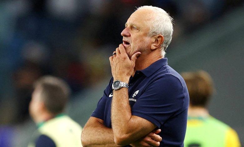 رئيس الاتحاد الأسترالي يدعم مدرب المنتخب رغم الأداء الضعيف