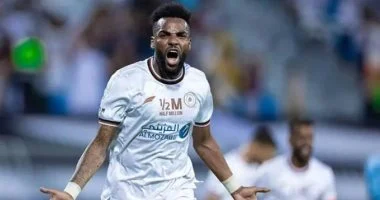 أزمة انتقال بوبيندزا.. تحدي مدرب رابيد بوخارست للزمالك