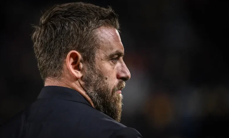 روما يقيل دي روسي بعد بداية متعثرة في الدوري الإيطالي