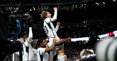 ريال مدريد يحتفل بعيد ميلاد لوكا مودريتش الـ39