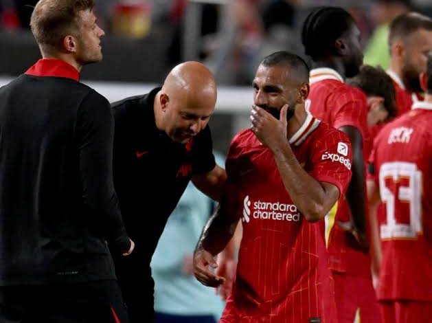 سلوت: تصريحات محمد صلاح حول مستقبله مع ليفربول ليست مهمة بالنسبة لي