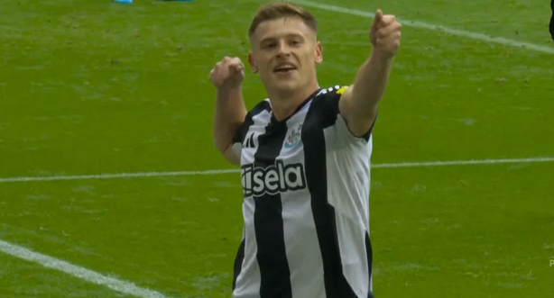 عملاق برازيلي يقترب من خطف صفقة الشارقة الإماراتي المنتظرة