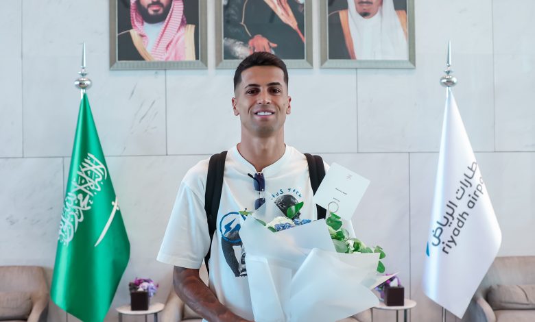 كانسيلو يصل الرياض للانضمام إلى الهلال بعقد يمتد ثلاث سنوات