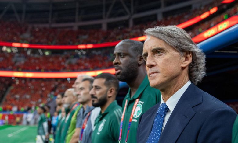 مانشيني يشيد بأداء الأخضر رغم النقص العددي ويؤكد: الطريق ما زال طويلاً