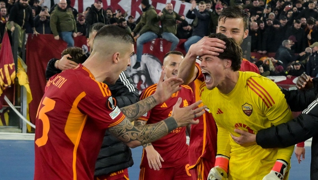 مانولاس ينفي شائعات العودة إلى روما