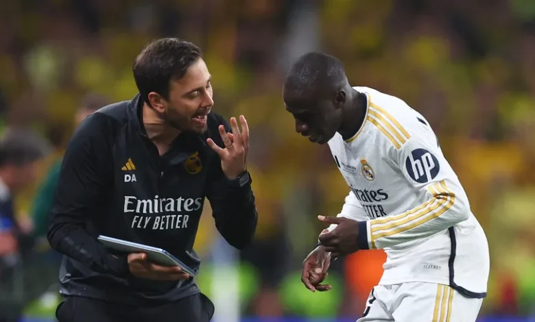 ميندي يمدد عقده مع ريال مدريد حتى 2027