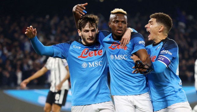 نابولي يسعى لتأمين بقاء كفاراتسخيليا بعقد جديد