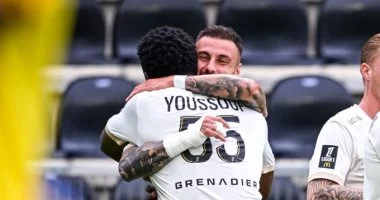 نيس يتقدم على أنجيه 2-0 في الشوط الأول