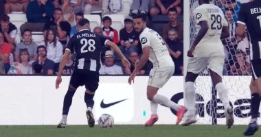 بالفيديو.. محمد عبد المنعم يحتفل مع نيس بفوزهم الأول في الدوري الفرنسي