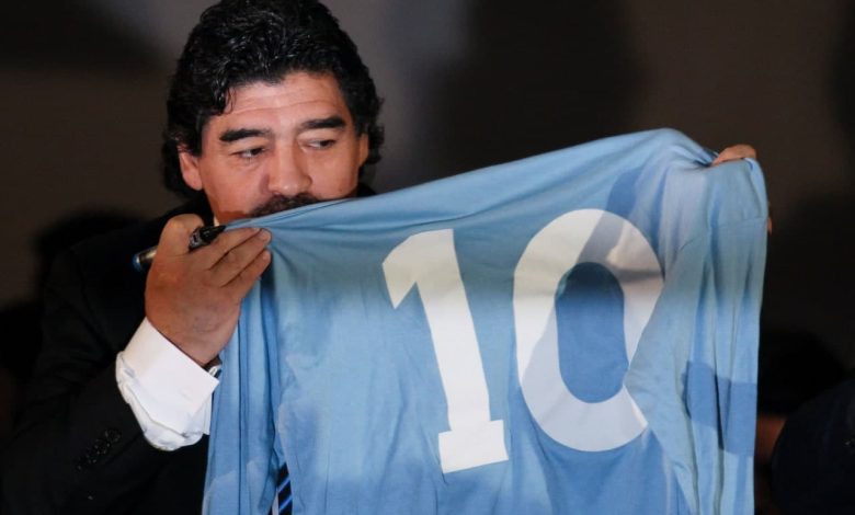 أخيرًا وبقرار المحكمة – نقل جثة دييجو أرماندو مارادونا إلى ضريح خاص بالأرجنتين