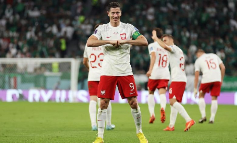 ليفاندوفسكي يتغنى بـ رونالدو: أرقامه ستظل محفورة في تاريخ كرة القدم