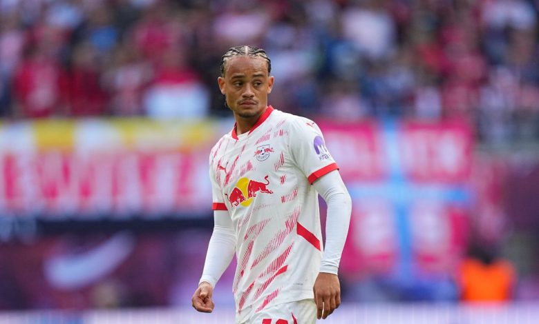 سان جيرمان يحدد السعر المبدئي للمزاد على تشافي سيمونز