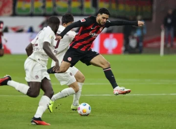 آينتراخت فرانكفورت يكشف عن مرشحي جائزة أفضل لاعب في سبتمبر