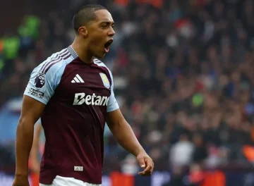 أستون فيلا يتعاقد مع أديداس بعد إنهاء عقده مع كاستور