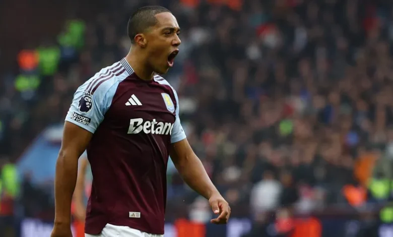 أستون فيلا يتعاقد مع أديداس بعد إنهاء عقده مع كاستور