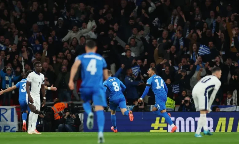 إصابة ساكا تثير القلق في إنجلترا وأرسنال