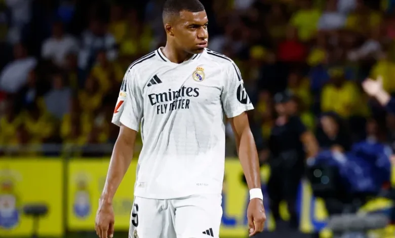 ديشان وتشاوميني ينفيان ضغوط ريال مدريد على مبابي