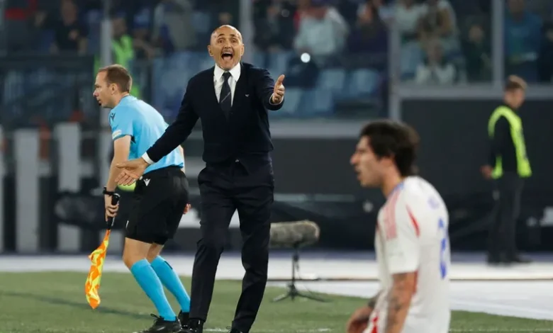 سباليتي: إيطاليا واجهت صعوبات أمام بلجيكا بسبب النقص العددي